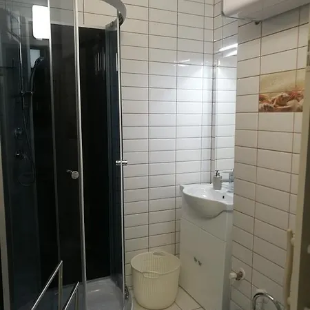 Hanga Apartment *
